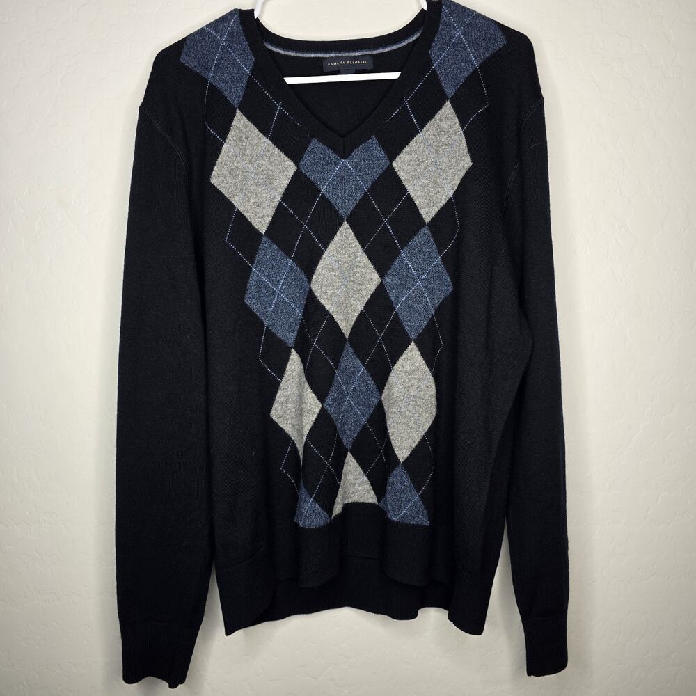 BANANA REPUBLIC Mens Large Xtra Fine Merino Wool Sweater Blue Gray Argyle V Neck